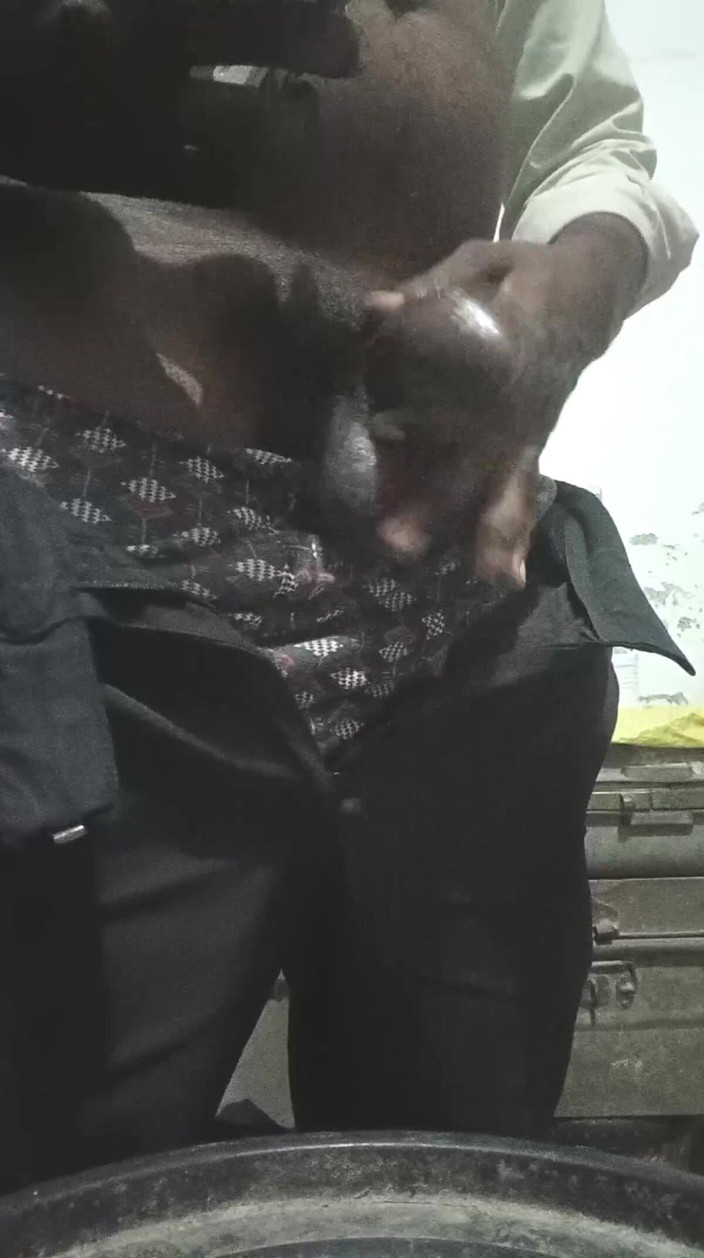 Beckett: New Video Desi Boy Handjob with Oil