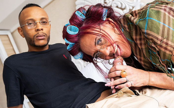 Only Taboo: Olgun göt büyük zenci yarağı gitar öğrencisi tarafından parçalıyor