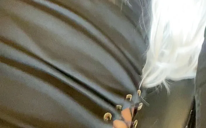 Lottie: Shemale wanking, dirty talk &amp; cumming