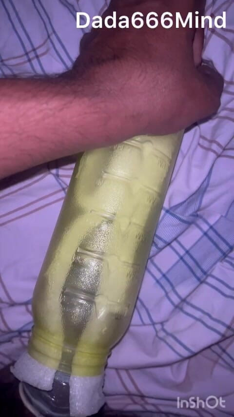 Zingaa: Chłopiec używa cipki z butelką wody - pieprzy się