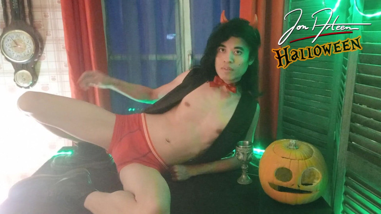 Jon Arteen: Minet Diable Jon Arteen Fait Un Striptease Pour Halloween, Se...