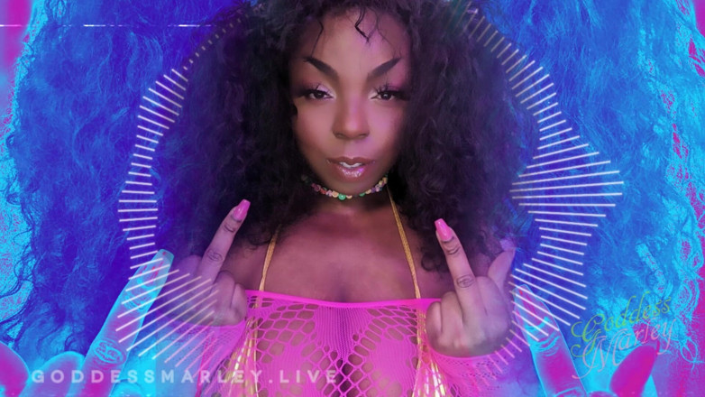 Goddess Marley: Gifle c’est stupide !