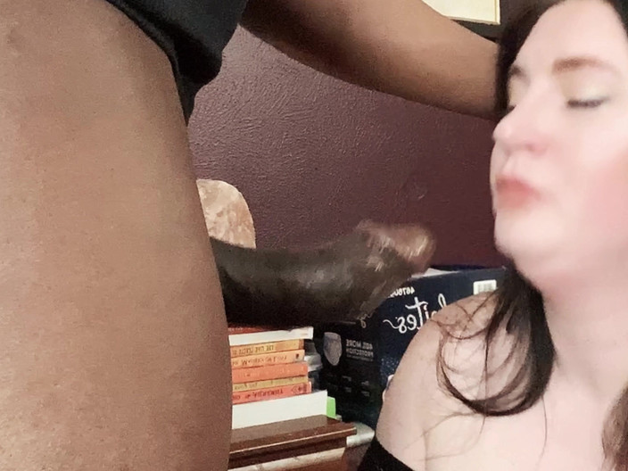 TrotzillaTheGod: Succulent Samantha se mě snažila vyděsit s úžasným hrdlem