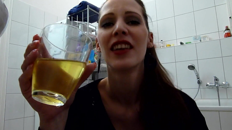 Viktoria Goo: Viktoria Goo - German girls are nasty pissdrinkers!