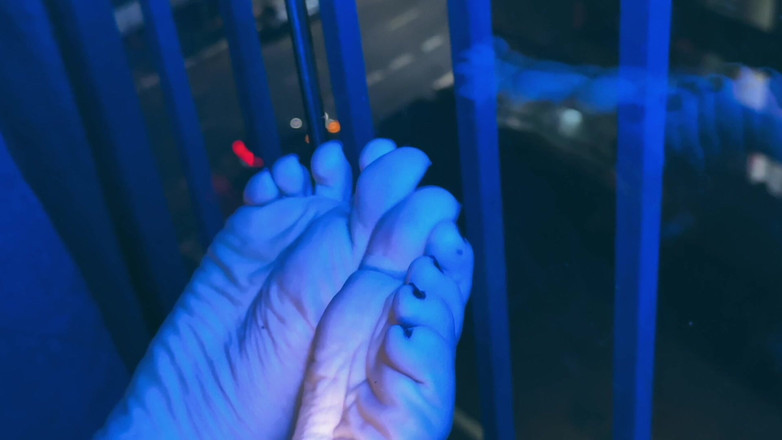 Evol Feet: Ton Eau Dans La Bouche En Pensant À Mes Pieds