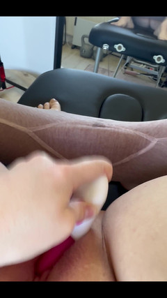 Naughty Mila: 只是给你的一点挑逗。如果你喜欢，你知道该怎么做