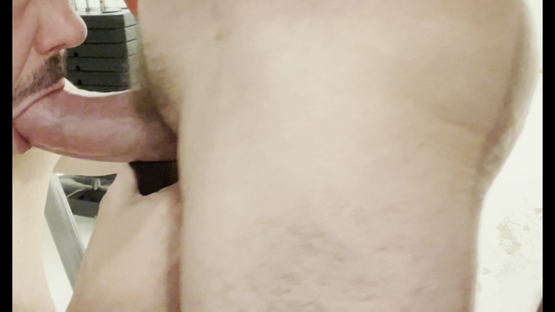 Tyler8: सौतेले पापा और उसके भाई के साथ चूसना, चोदना और वीर्य निकालना