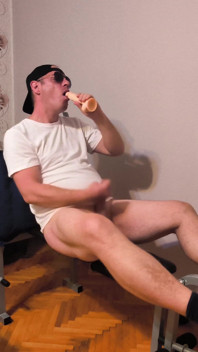 Dildo sikişi ve mastürbasyon