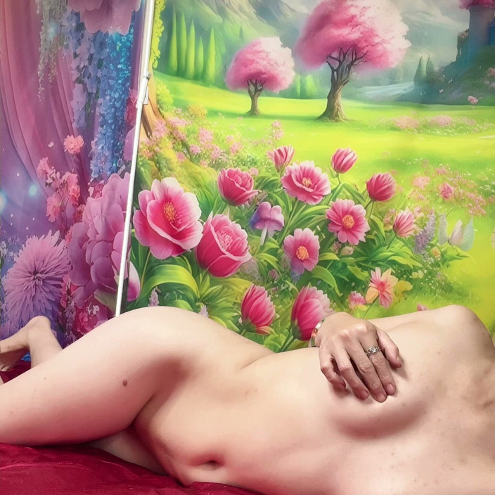 sweethanajapanese: Laying There Show Sexy Ass Beautifull