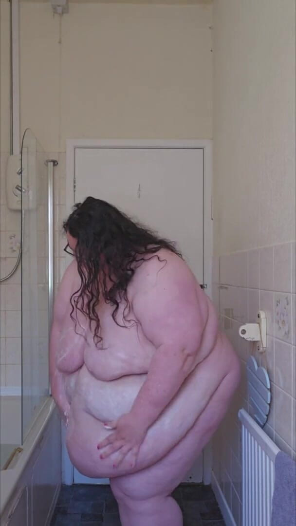 SSBBWLadyBrads: SSBBW la dea grassa schizza corpo grasso parte 2