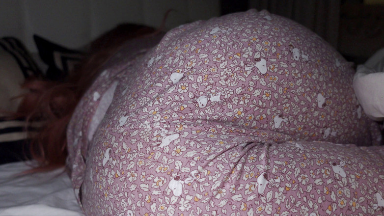 Karamelnayapussy: Dobrou noc, má milovaná nevlastní sestra.