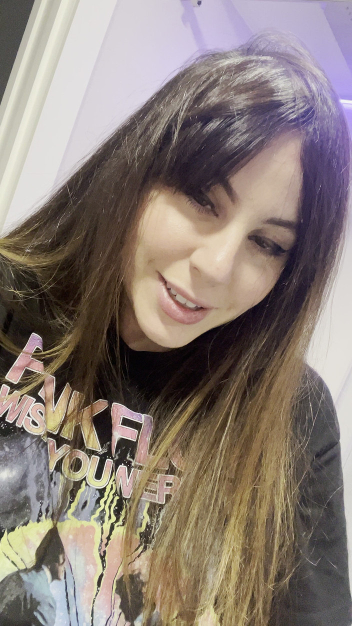 Pamsnusnu: 내 피어싱된 보지 클로즈업