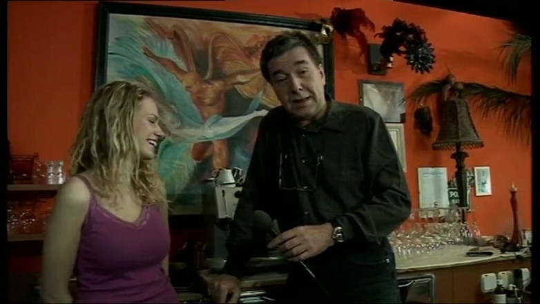 Videorama: Молодичка з ідеальними великими цицьками отримує професійне лікування