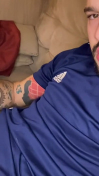 Wichsen und lecken mein eigenes sperma nach dem fitnessstudio