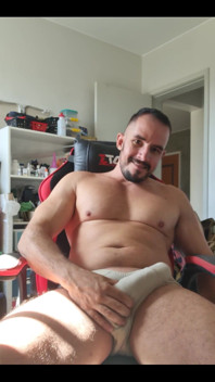 I Woke up Very Horny, Look How I Am.
