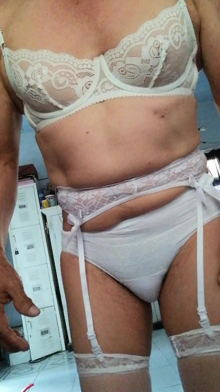 Marga9012: Tato děvka má spodní prádlo
