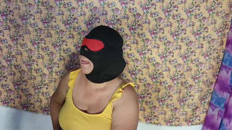 Bondage homemade mature: Oral seks maskesi