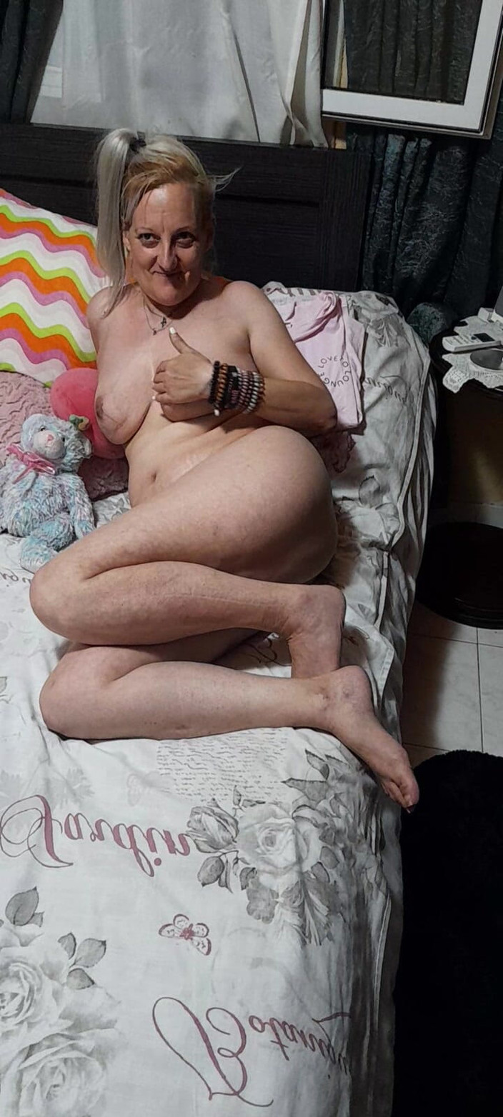 Eris erika: Eris chơi cơ thể