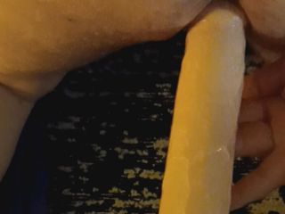 Happy Givemore: Büyük 10 inçlik dildoyla götümü sikiyorum