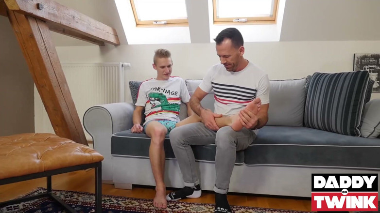 Daddy On Twink: Daddyontwink il patrigno vizioso dave london monta oliver Morgenson sul...