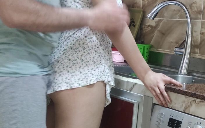 Salma Arab: Seks Arap üveycousin sharmotta salma