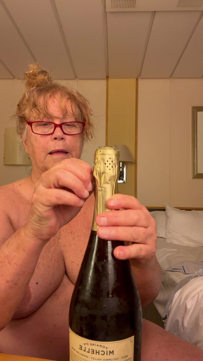 Big Ass 4 U: Bersorak Untuk Menanggalkan Sut Mandi Saya