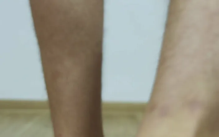 Apomit: Teen boy masturbates and shows ass in pantyhose for daddy