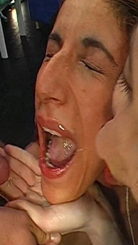 Vintage Facial Cum Licking, Cum Swapping and Swallowing Babes