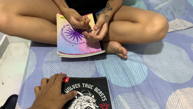 DereckandZoe: La sorellastra dà un regalo di Natale e finisce a...