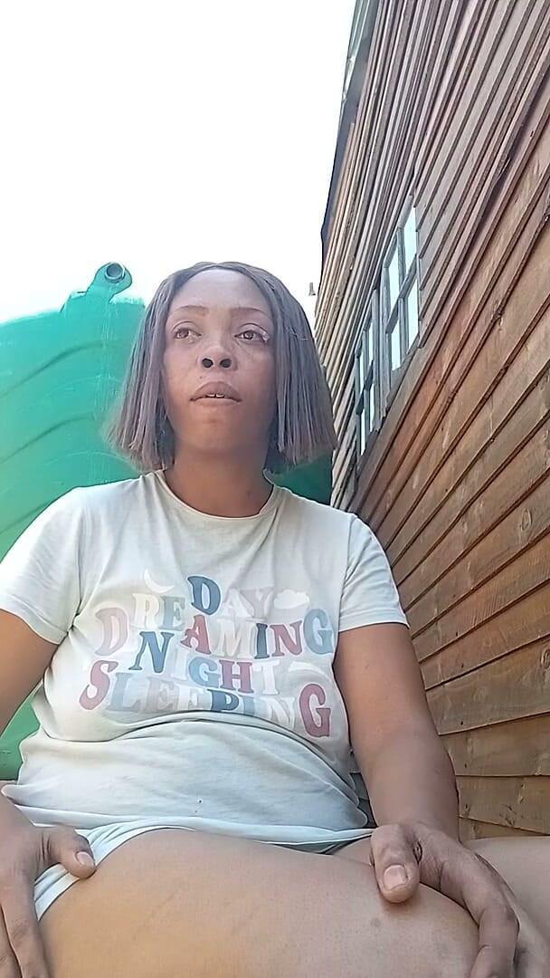 AnalEbony: Estoy de vuelta, ¿me extrañaste?