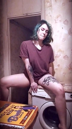 Pussy Humping on the Washing Machine
