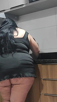 Traveling Stepmom, Solo Fans in Slow Motion, in the Kitchen