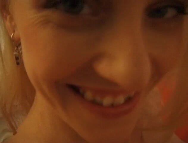 Flash Model Amateurs: Casting appel pour une salope blonde excitée