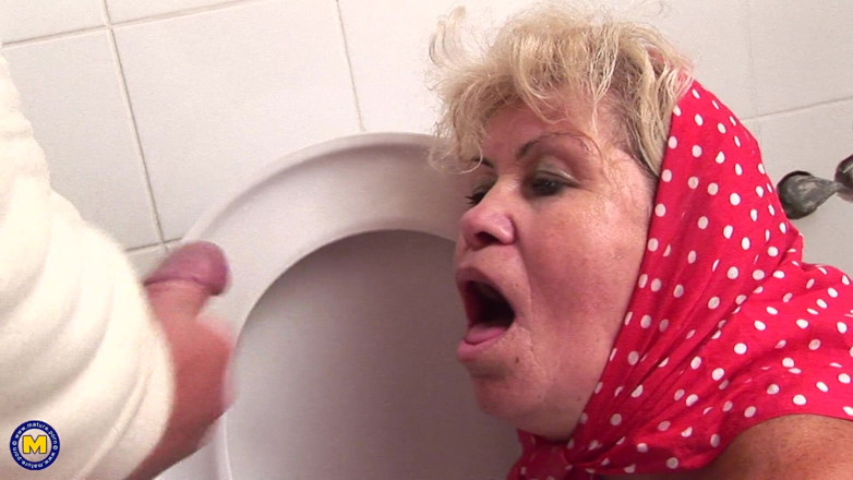 Mature NL: Granny Loves Licking Fanny