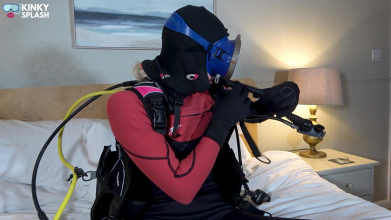 UKCuteGirl Lucy Lauren: Scuba Retreat Part 3 Bedtime Gear Wank