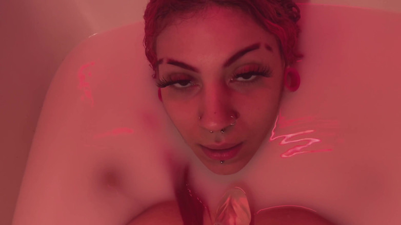 Nali Marie: A Mermaid in a Milk Bath