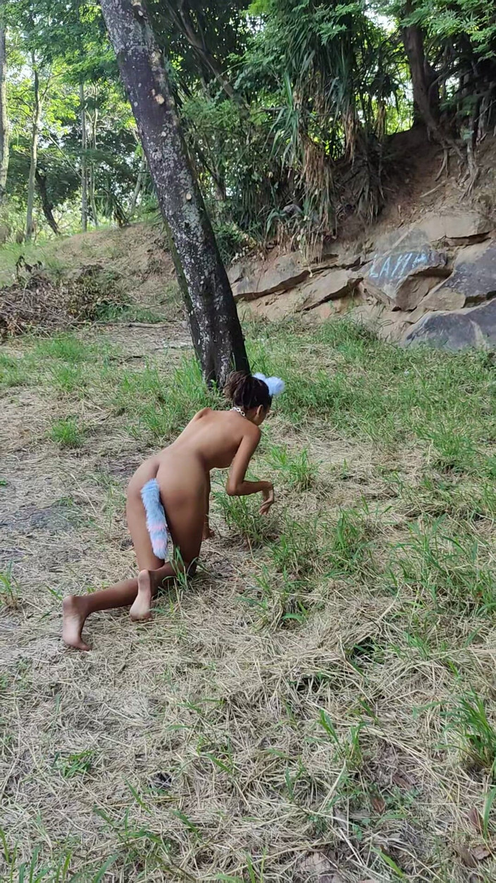 Lily Slav: Jít na procházku v lese jako štěně