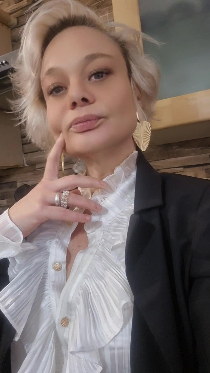 Sofy13: Myslíš, že jsem sexy, nic jsi neviděla Jsem velmi děvka zralá...