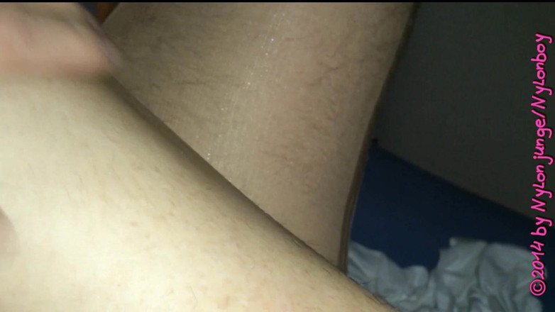 NylonjungeCarmen: Old girlfriend masturbates me