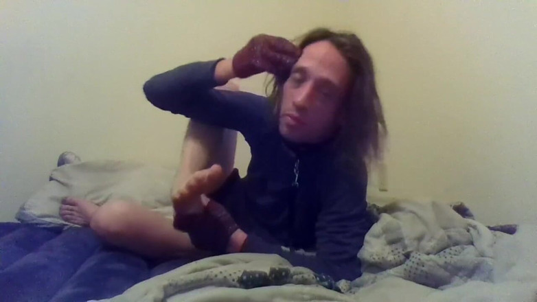 LilTaste: Transgirl Licking and Sucking Her Dirty Feet and Toes