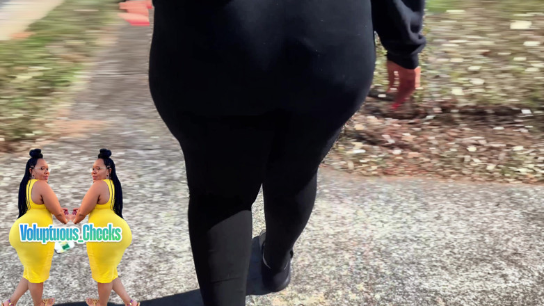 Voluptuous Cheeks: Suns Out Bunz Out