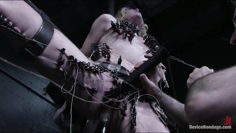 Device Bondage by Kink: Fervor und flex