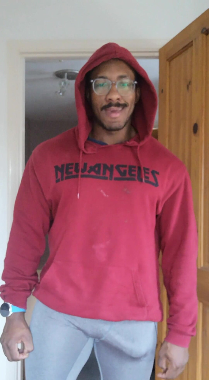 Amadeus: Gătind niște mâncare înapoi de la sală