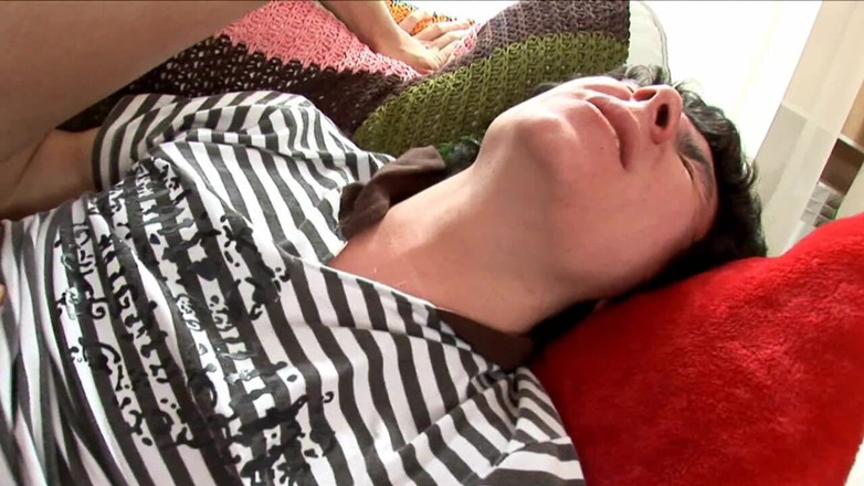 Gay Deluxe: Two young twinks sucking and anal fucking