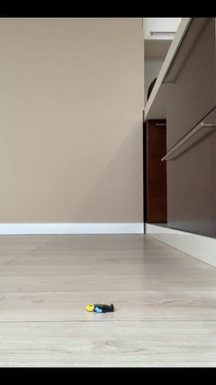 Jasons feet: Tiny là sợ hãi của người khổng lồ