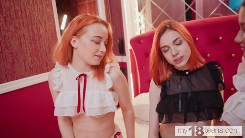 My 18 Teens: สาวเลสเบี้ยนเล่นกับเครื่องเย็ดจักรกล
