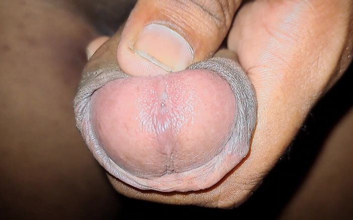 Desi_Porn_India: Sexy desi indka se snaží masturbovat sólo.