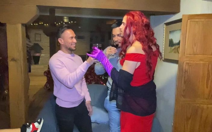 Leo Bulgari exclusive videos!!!: Hause màu hồng!! Leo Bulgari là một transvestite gợi cảm...