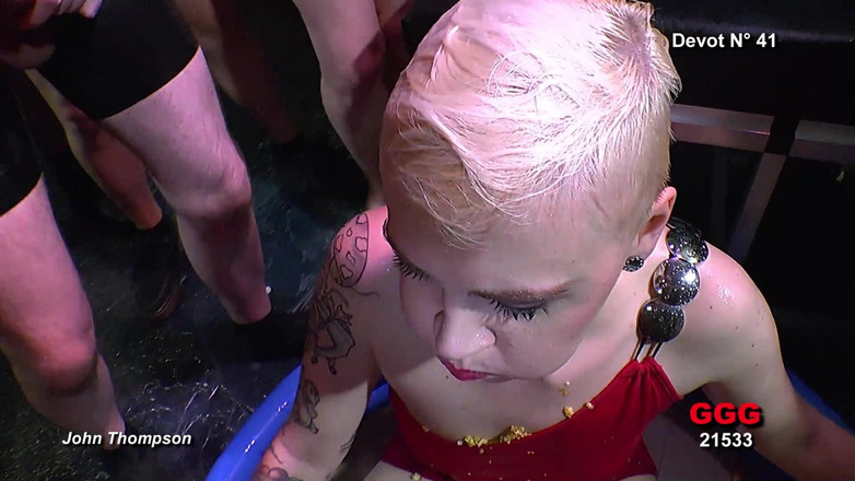 Casting GIRLS AND FIRST PORNO: Pertama Kali Awek Dalam Blowjob Kencing Dan Menelan Air Mani-...