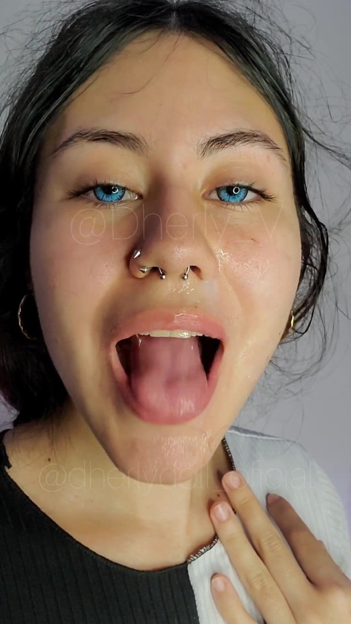 DherlyDoll: Kompilasi crot sperma, cewek cantik lagi asik telan sperma!